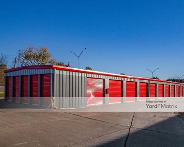 Storage Units for Rent available at 14311 West Bellfort Street, Sugar Land, TX 77498 - Photo Gallery 1