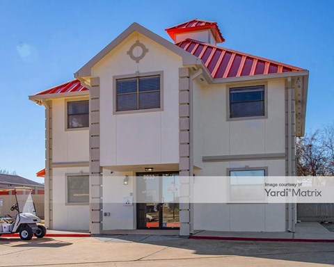 Storage Units for Rent available at 8633 West Airport Blvd, Houston, TX 77071