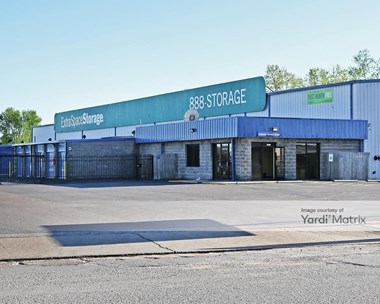 Storage Units for Rent available at 4961 Covington Way, Memphis, TN 38128 Photo Gallery 1