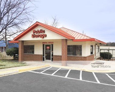 Storage Units for Rent available at 5641 North Sharon Amity Road, Charlotte, NC 28215 - Photo Gallery 1