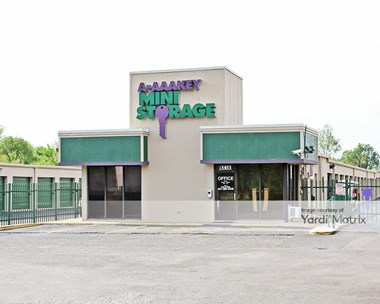 Storage Units for Rent available at 1411 Corporate Avenue, Memphis, TN 38132 Photo Gallery 1