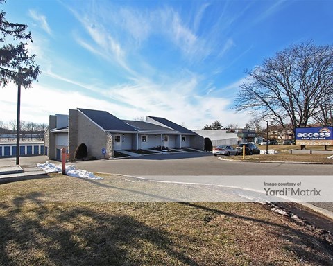 Storage Units for Rent available at 135 Amboy Avenue, Woodbridge, NJ 07095