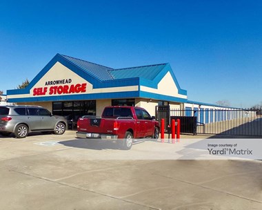 Storage Units for Rent available at 3800 South Kelly Avenue, Edmond, OK 73013 - Photo Gallery 1
