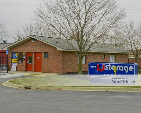 Storage Units for Rent available at 39670 Grand River Avenue, Novi, MI 48375