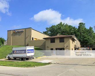Storage Units for Rent available at 15101 Mccracken Road, Cleveland, OH 44128