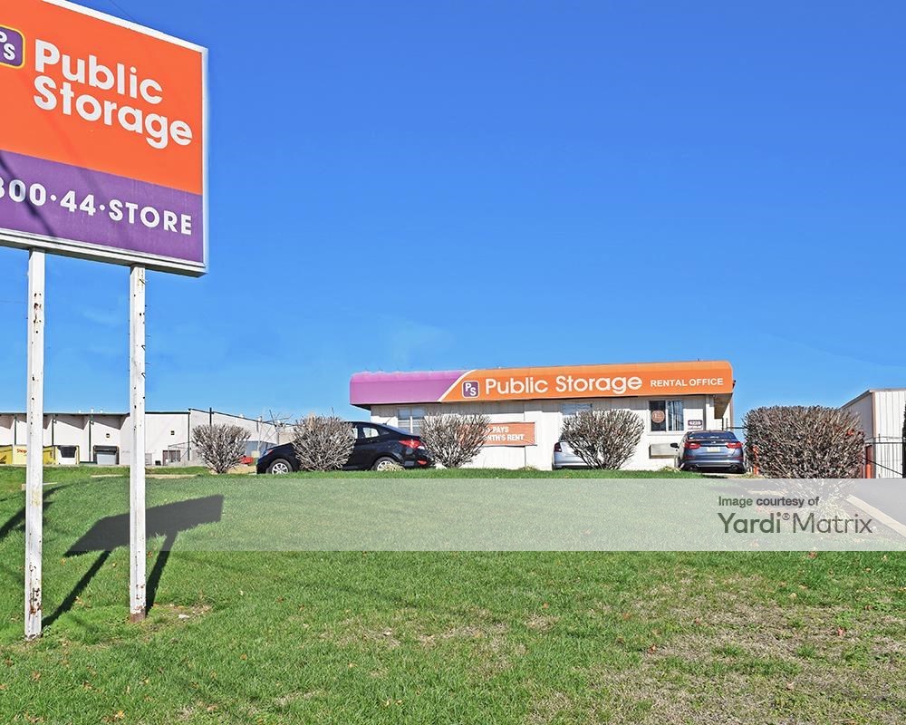 Storage Units for Rent available at 6225 Oxford Avenue, Philadelphia, PA 19111 - Photo Gallery 1