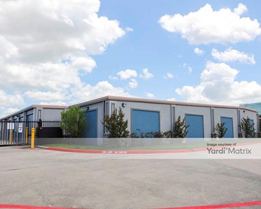 Storage Units for Rent available at 1670 Rollingbrook Drive, Baytown, TX 77521 Photo Gallery 1