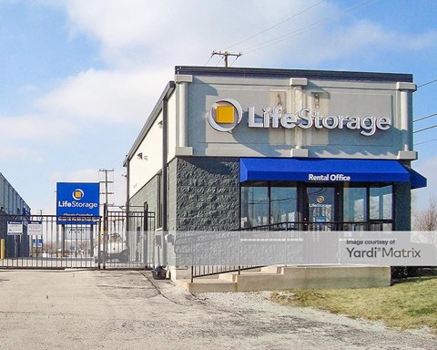 Storage Units for Rent available at 3200 Holeman Avenue, South Chicago Heights, IL 60411