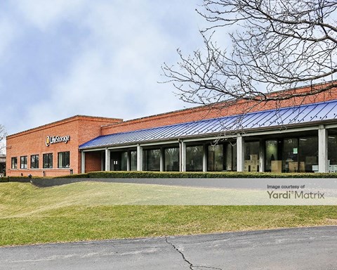 Storage Units for Rent available at 1455 South Barrington Road, Barrington, IL 60010