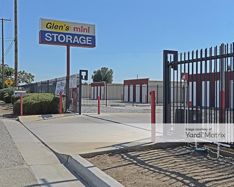 Storage Units for Rent available at 1877 North Farmersville Blvd, Farmersville, CA 93223