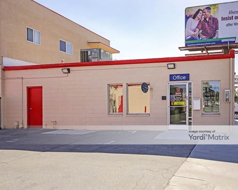 Storage Units for Rent available at 3301 Truxtun Avenue, Bakersfield, CA 93301