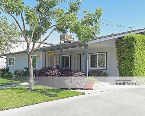 Storage Units for Rent available at 727 East Douglas Avenue, Visalia, CA 93292