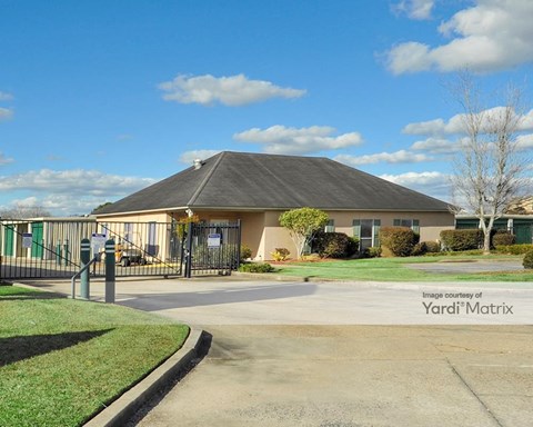 Storage Units for Rent available at 13605 Coursey Blvd, Baton Rouge, LA 70817