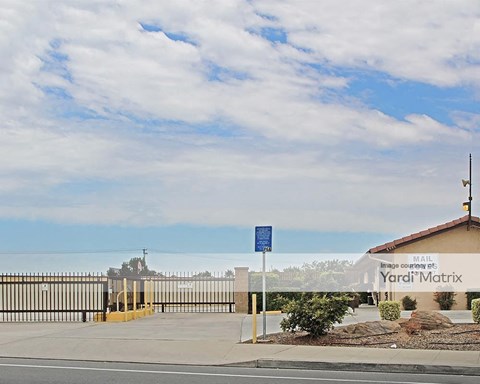 Storage Units for Rent available at 3999 North Chestnut Diagonal, Fresno, CA 93726