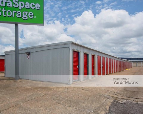 Storage Units for Rent available at 6590 East Skelly Drive, Tulsa, OK 74145