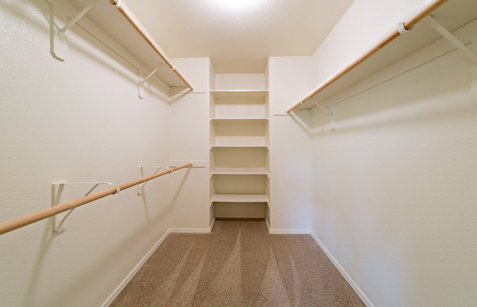 Birch Court Walk In Closet