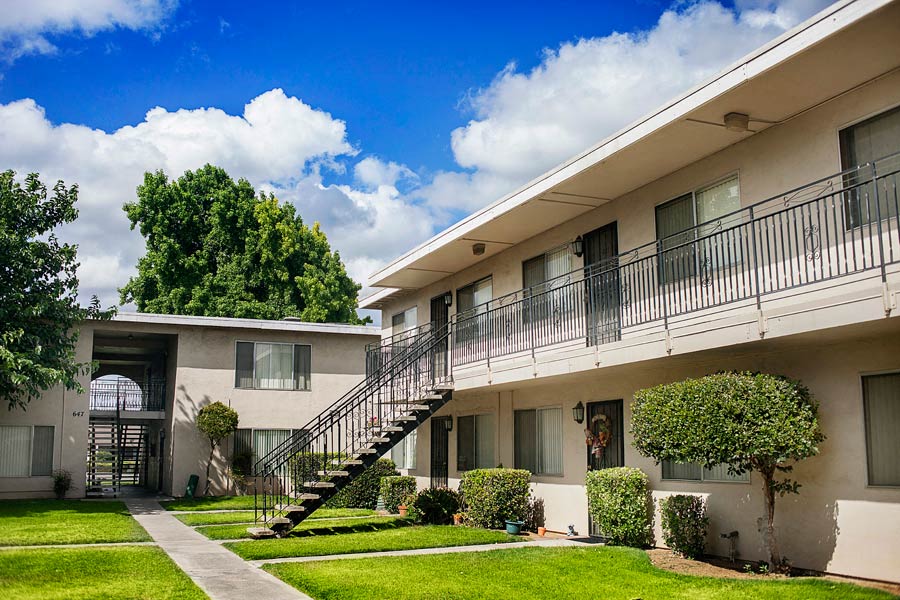 Clovis Courtyard Apartments