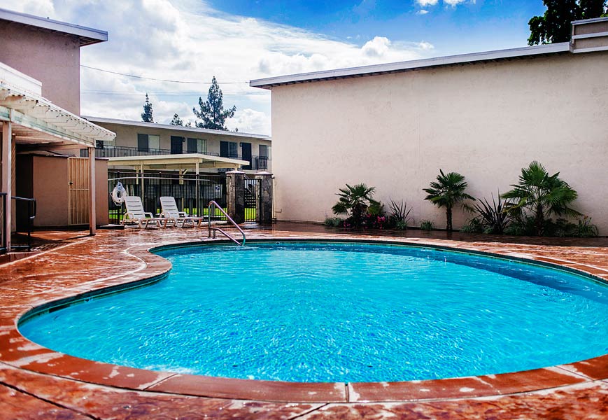 Clovis Courtyard Apartments