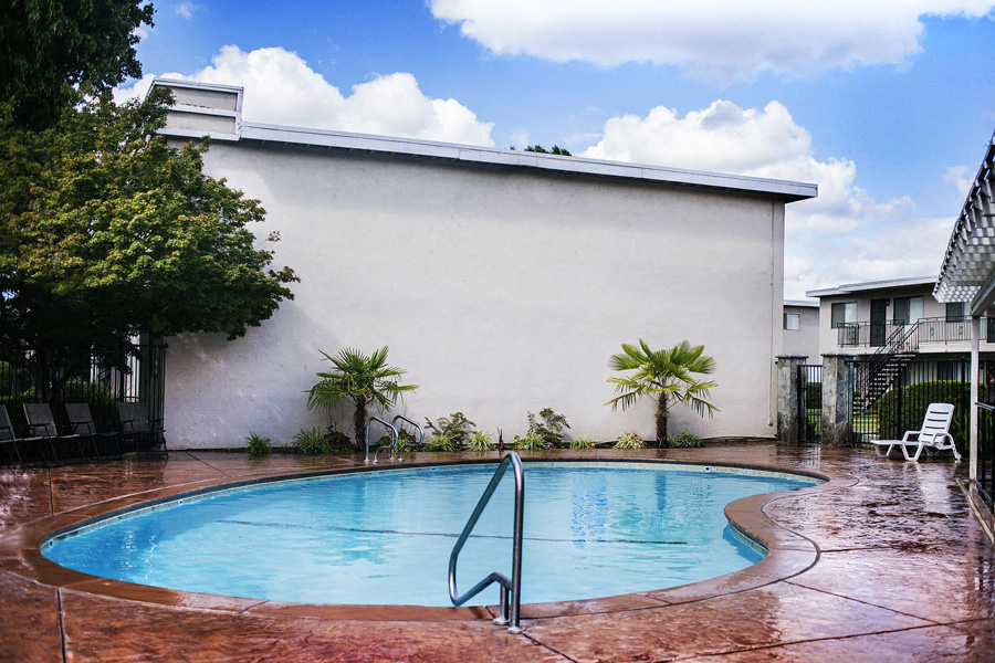 Clovis Courtyard Apartments is a similar property to Portola Plaza located in Clovis