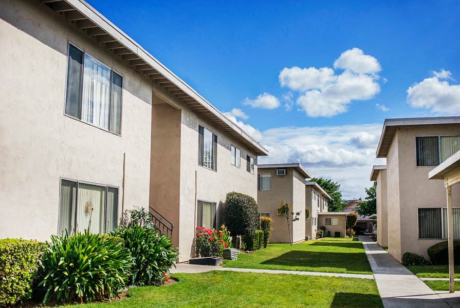 Clovis Courtyard Apartments, 647 W. Barstow, Clovis, CA RentCafe