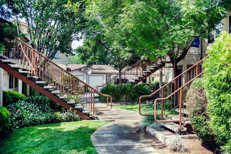 Stonegate Apartment Home Breezway