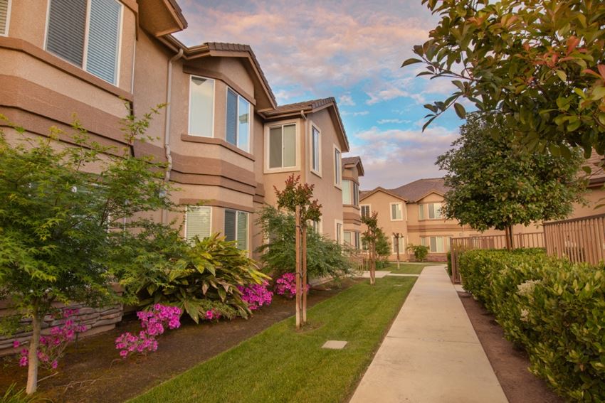 The Shires Apartments, 8160 N Ninth St, Fresno, CA RentCafe