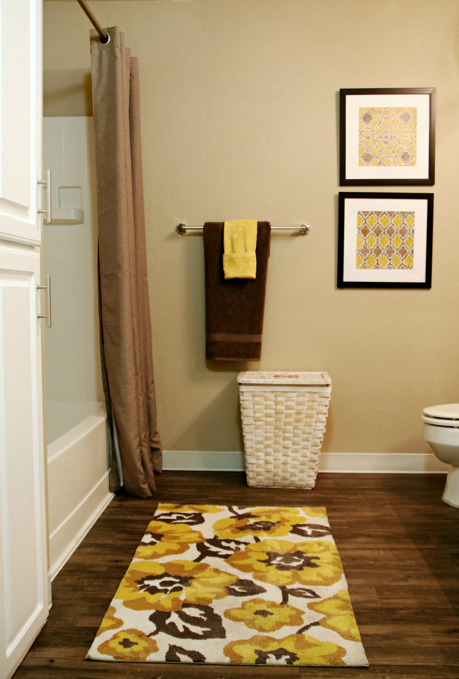 GreenbackRidge_bathroom