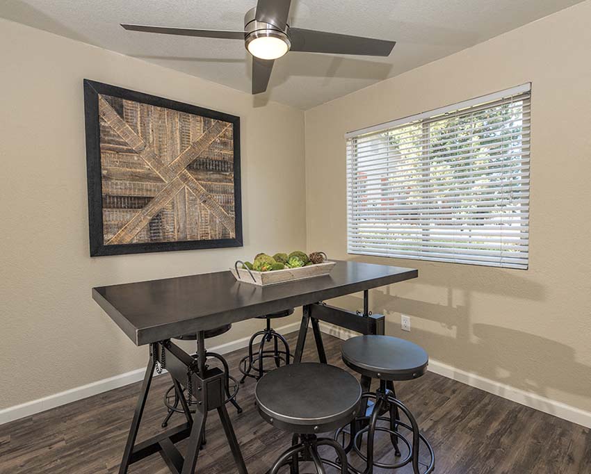 Dining area l Foxborough Apartments