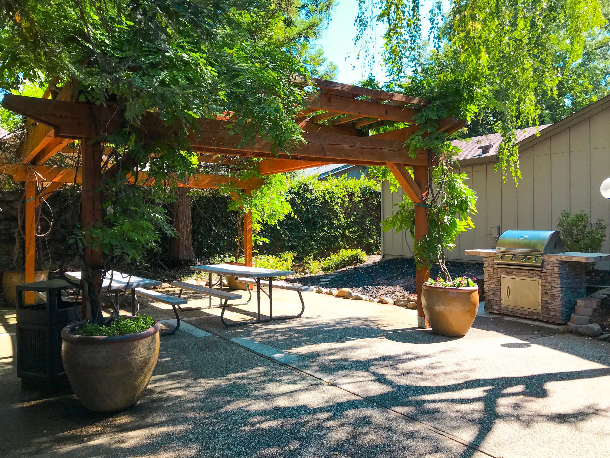 BBQ Area l  Apartments in Citrus Heights, CA l Foxborough Apartments