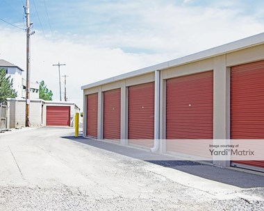 Storage Units for Rent available at 824 West 5Th Avenue, Columbus, OH 43212 Photo Gallery 1