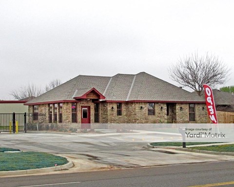 Storage Units for Rent available at 1331 24Th Avenue SE, Norman, OK 73071