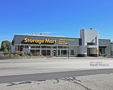 Storage Units for Rent available at 3401 Broadway Blvd, Kansas City, MO 64111 Photo Gallery 1