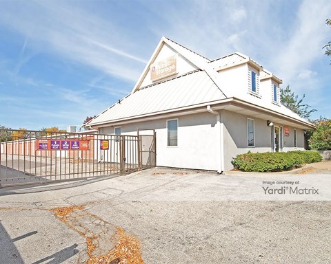 Storage Units for Rent available at 8830 Long Street, Lenexa, KS 66215