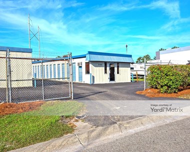 Storage Units for Rent available at 2586 Oscar Johnson Drive, North Charleston, SC 29405 - Photo Gallery 1