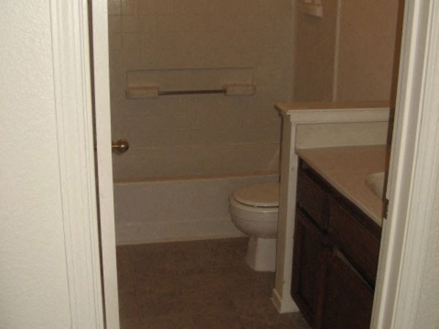 Lodi Ca l Lakeshore Meadows and Garden | Apartments | Bathroom