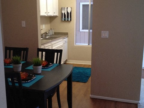 The Grove apartments in Davis, CA, near UC Davis l Dining and Kitchen