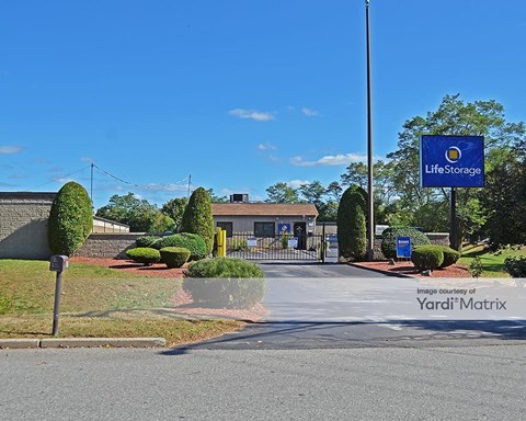 Storage Units for Rent available at 800 Narragansett Park Drive, Rumford, RI 02916