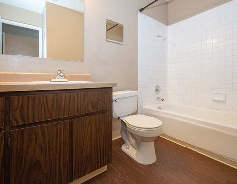 Bathroom l Park Club Apts