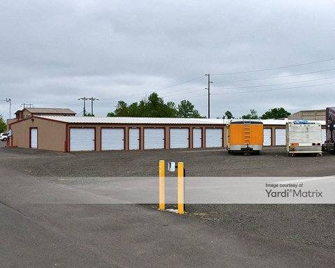 Storage Units for Rent available at 490 North 3Rd Street, Harrisburg, OR 97446