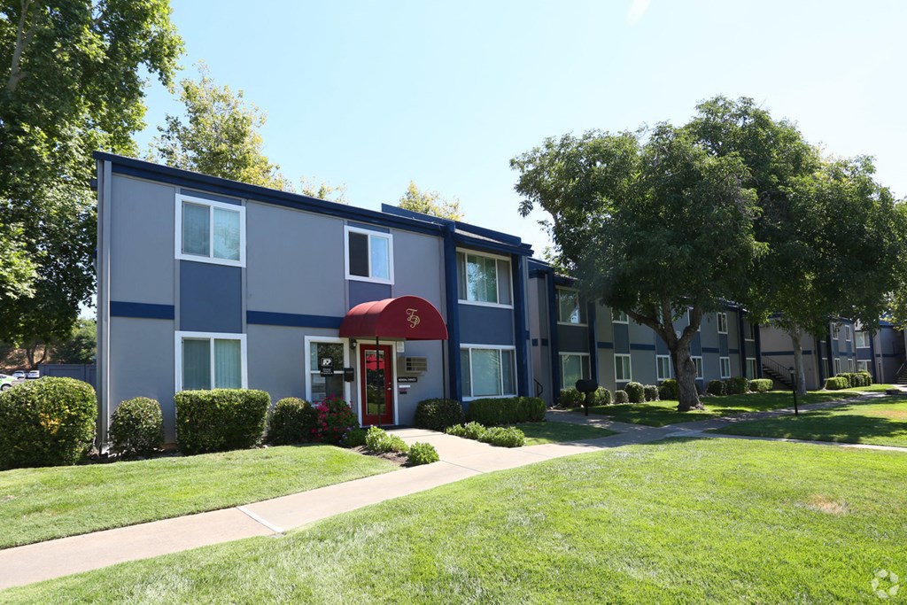 Building exterior - Side view | Forest Park in Chico, Ca
