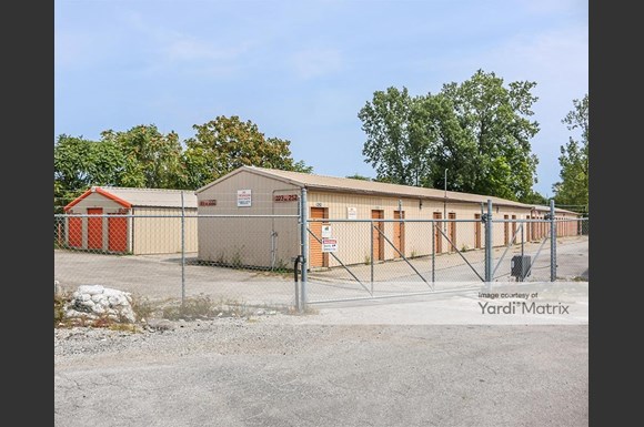 Self Storage Units In Bend From 63 At 2705 Ne 4th St Cubesmart