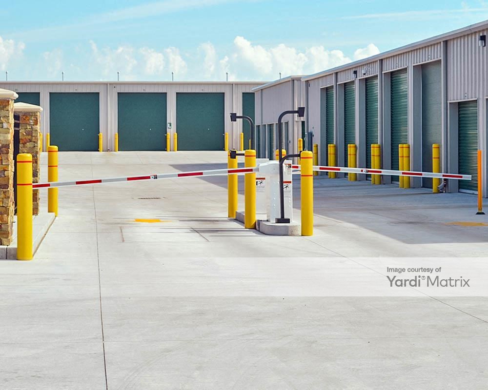 1612 N Timothy Ln Wichita Ks 67212 Mls 570933 Zillow Zillow Ranch House Formal Living Rooms