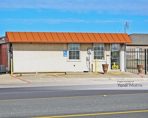 Storage Units for Rent available at 4220 West State Highway 31, Corsicana, TX 75110