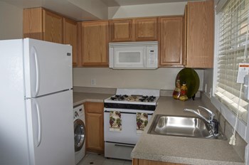 801 Holly Springs Ave 1-3 Beds Apartment, Townhouse, Affordable for Rent - Photo Gallery 6