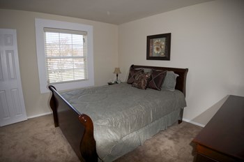 801 Holly Springs Ave 1-3 Beds Apartment, Townhouse, Affordable for Rent - Photo Gallery 9