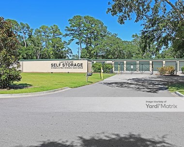 Storage Units for Rent available at 13 Inlet Road, Beaufort, SC 29902 - Photo Gallery 1