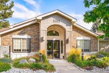8001 E 11th Avenue 1-3 Beds Apartment for Rent - Photo Gallery 2