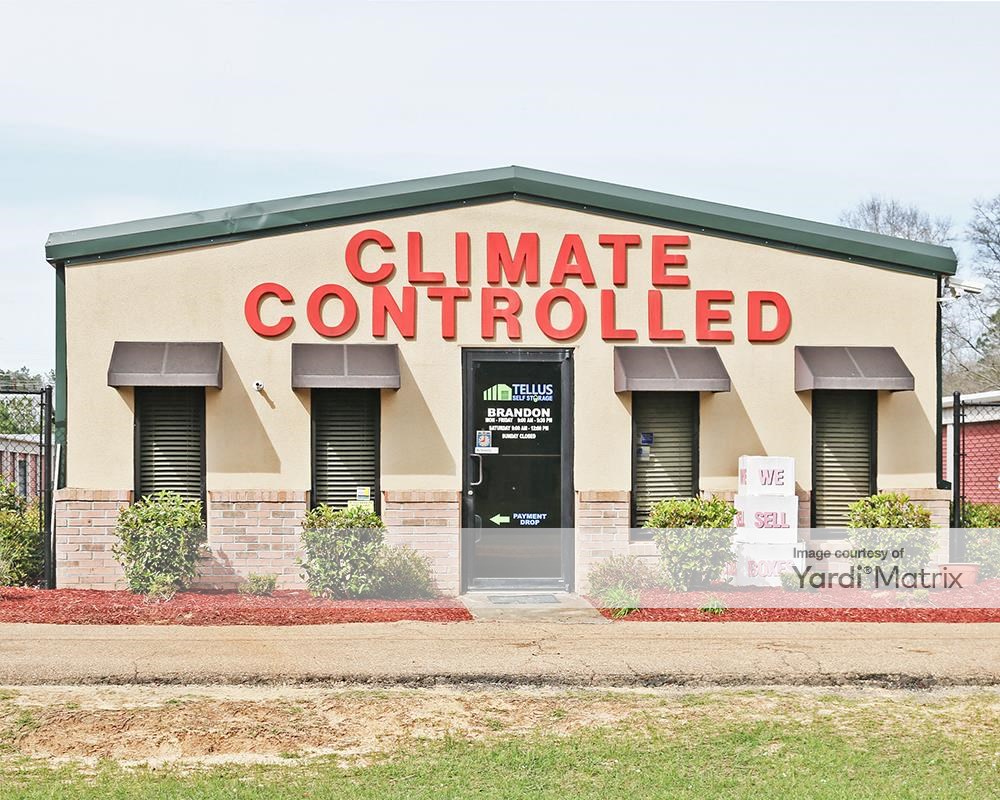 A American Self Storage West La 2300 Federal Avenue Los Angeles Ca Storagefront Com