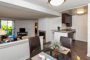 7200 Franklin Ave Studio-2 Beds Apartment for Rent - Photo Gallery 3