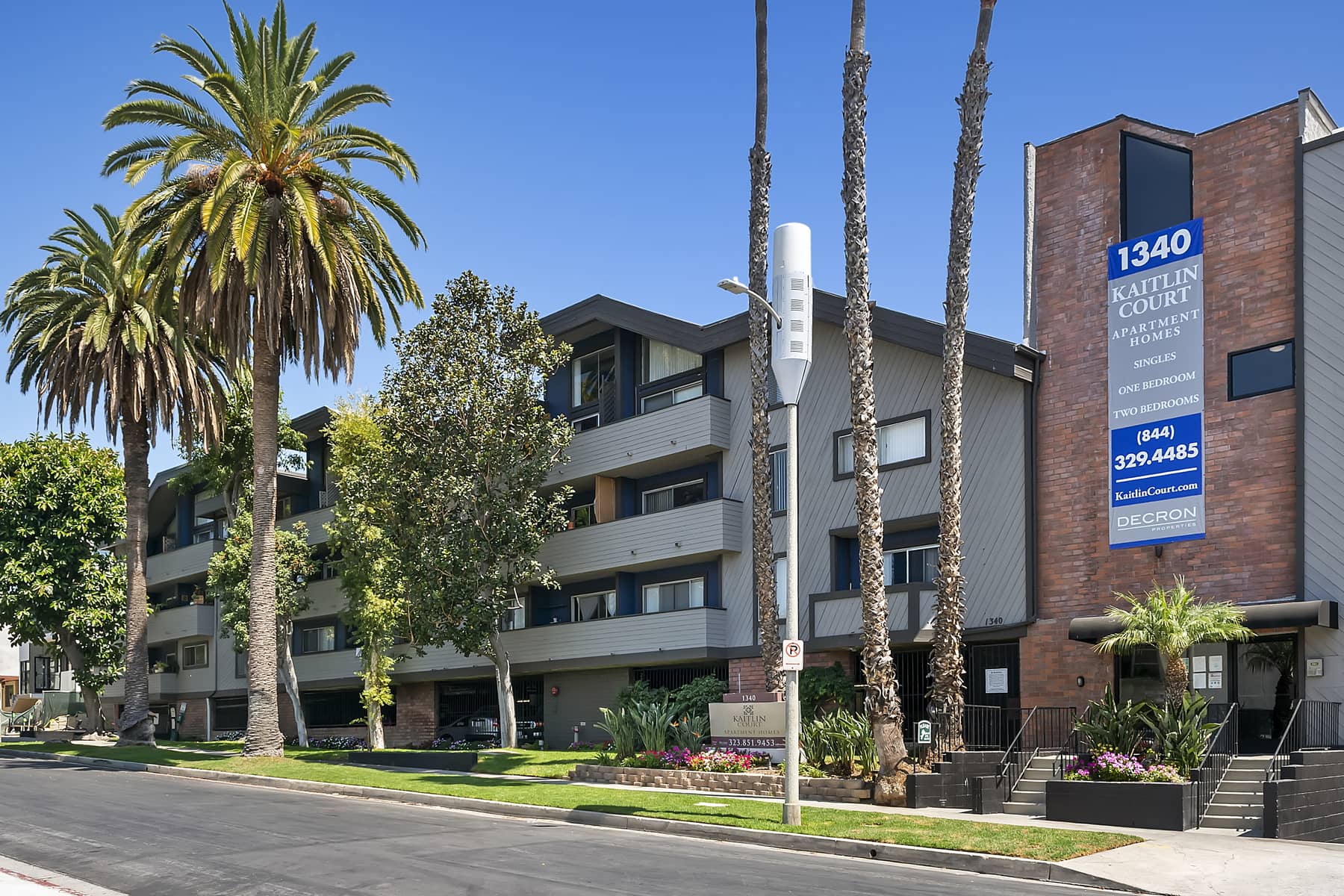 Kaitlin Court Apartments 1340 N Poinsettia Place Los Angeles CA